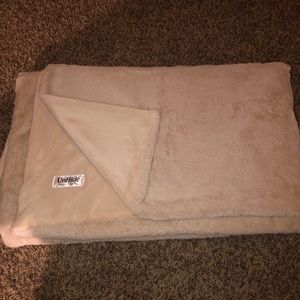 UnHide Lil’ Marshmallow Blanket